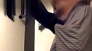 【new男性器拷問】女性に男性器を強く叩かれているのに勃起してしったペニスを見て、女性はエスカレートして今度はグーパンチでペニスを強打し痛めつけられてしまった情けない僕