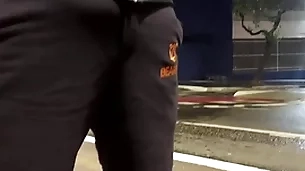 Papai urso itsy-bitsy ponto de ônibus de pau duro leva a putinha pra casa e da um cha de piroca pra vadia ( completo itsy-bitsy red)