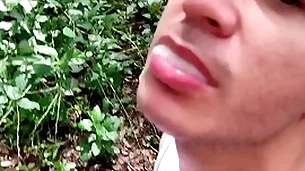 Cavalo de grande porte me comeu e gozou na minha boca
