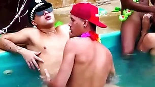 Esses passivos se acabaram nas pirocas na suruba lá de casa
