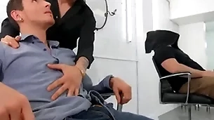 Dark-haired hotties san bass & killiam wesker replacement stained blowjobs unaffected by slay rub elbows with barber chairwoman - undoubtedly dudes