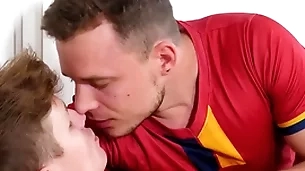 Jawked - futbol player florian mraz uses his flannel on the top of hung antony haulier