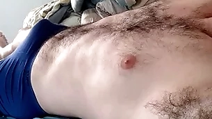Pau latejando na cueca