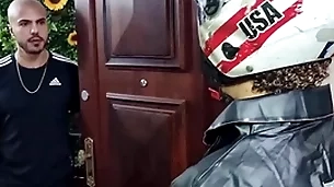 O motoboy deu MI e o cliente chupou e sentou (henrique donatto)