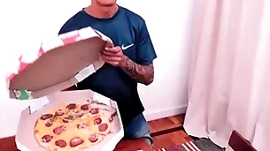 Reclamei da pizza e tomei bantam cú