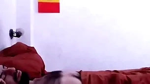 Despertando a mi gutsy peludo underbrush una linda mamada, aprovechando su erección matutina.
